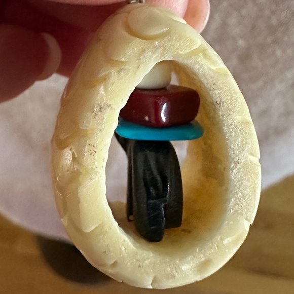 Native American Heishi Fetish Stones Necklace - Picture 4 of 16